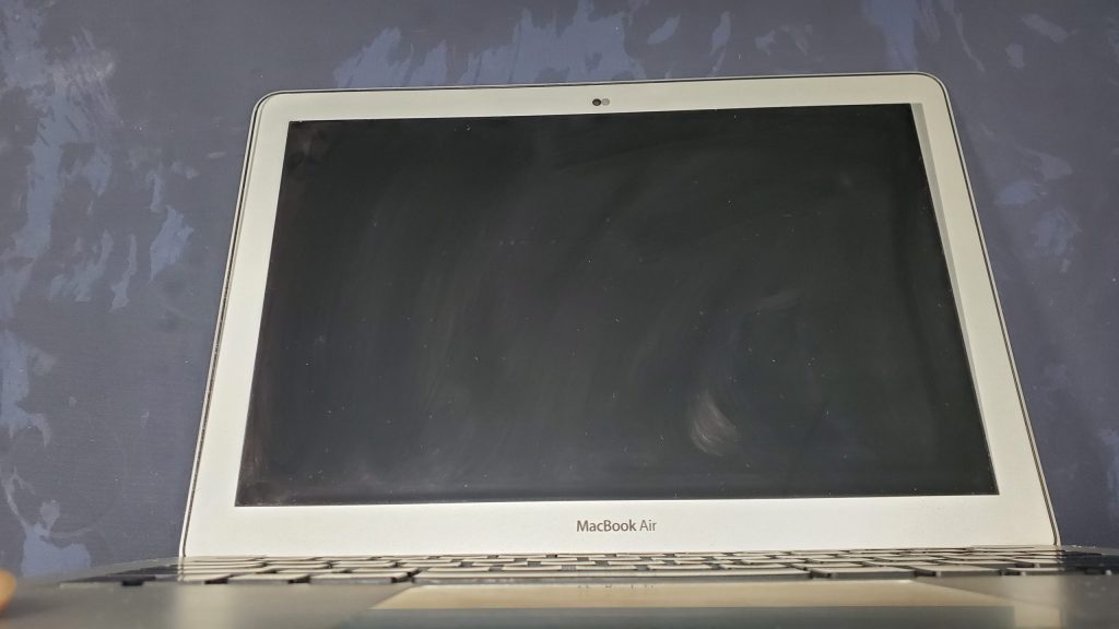 Macbook air broken screen replacement