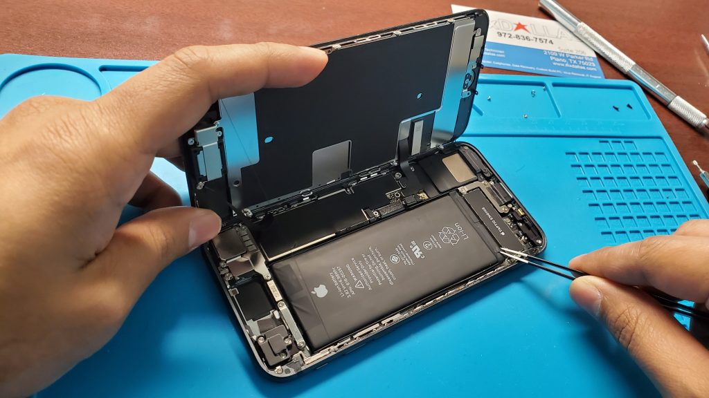 Iphone 8 battery replacement in ifixdallas plano